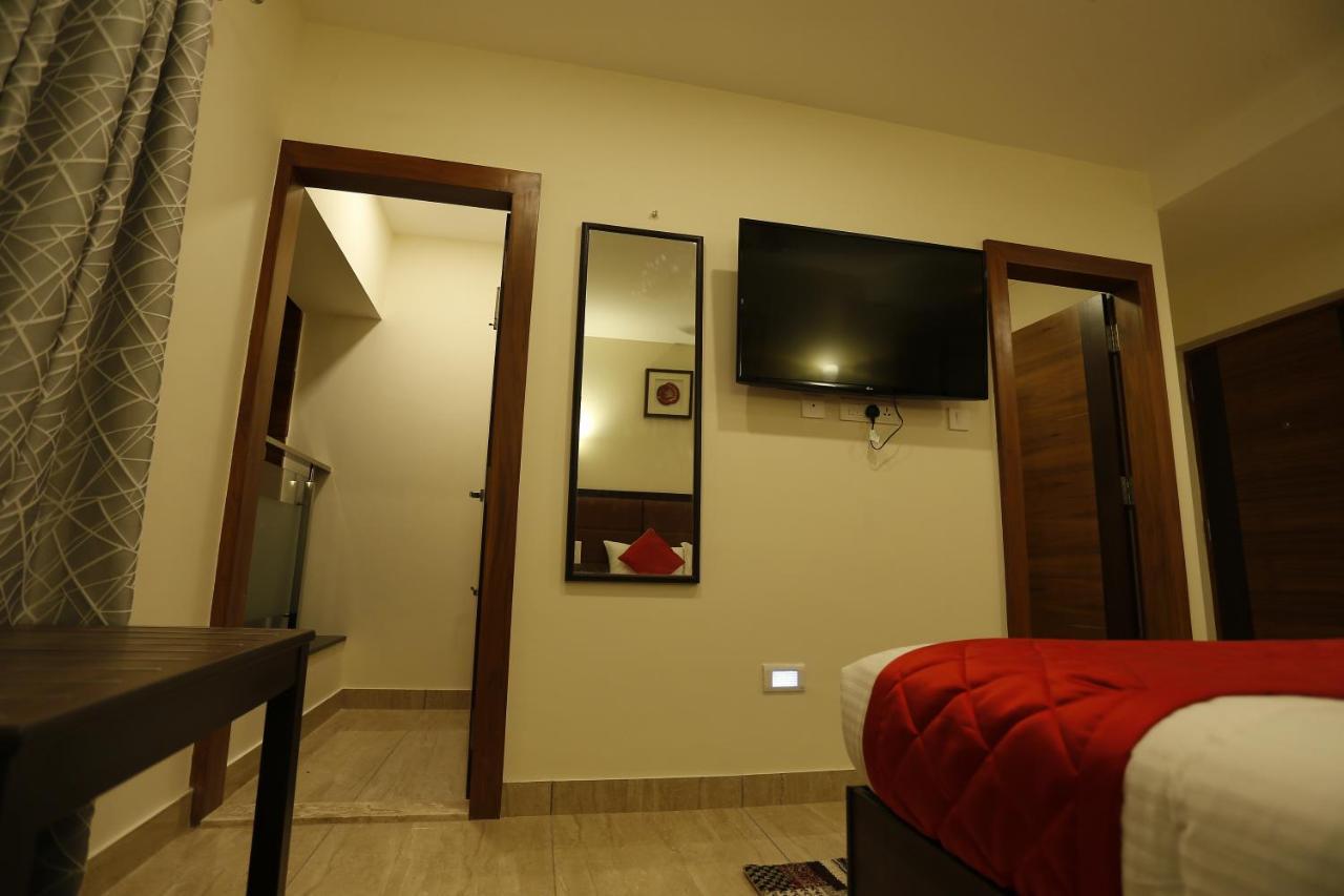 D Breeze Suites Devanahalli Εξωτερικό φωτογραφία