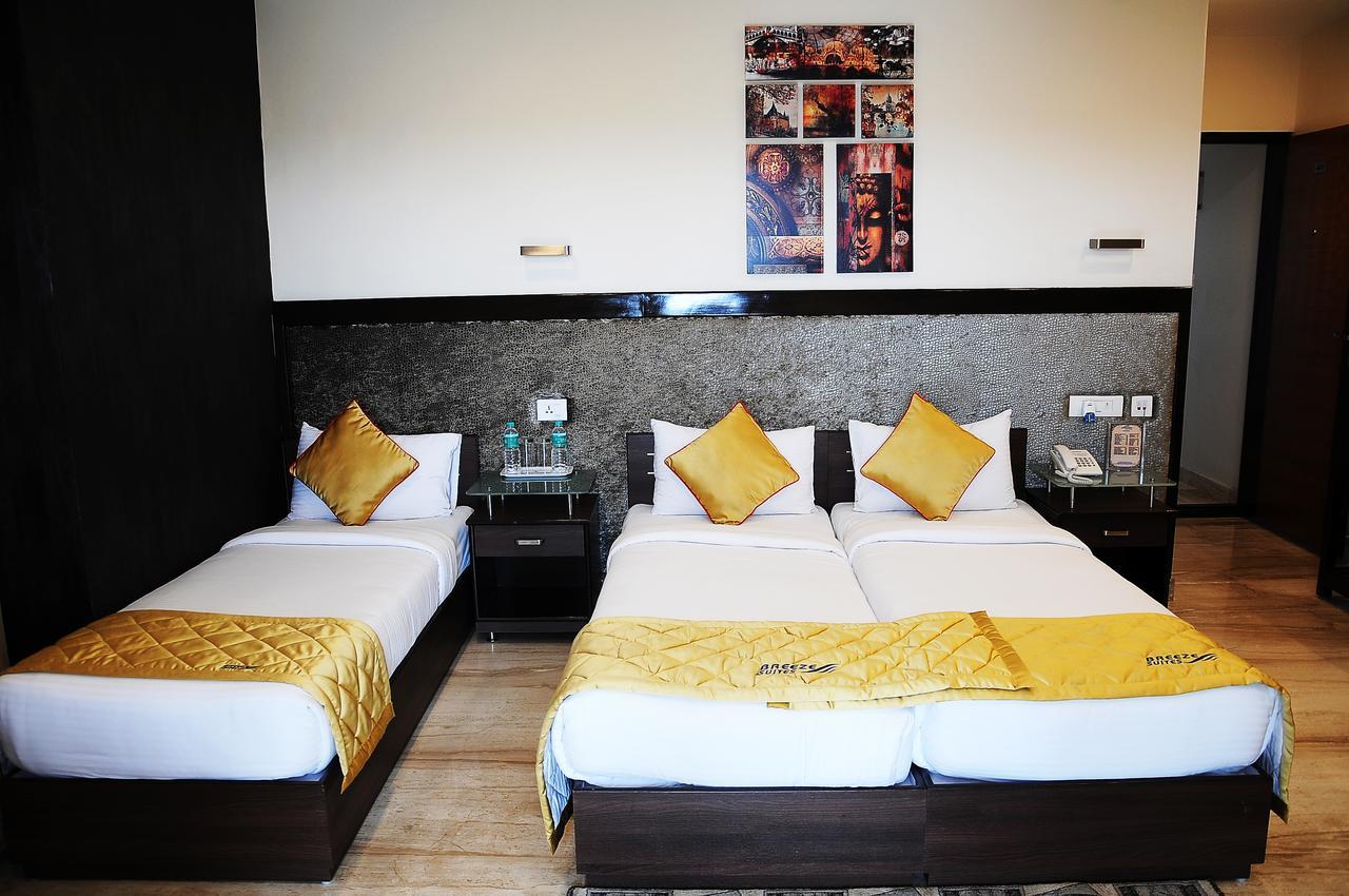 D Breeze Suites Devanahalli Εξωτερικό φωτογραφία