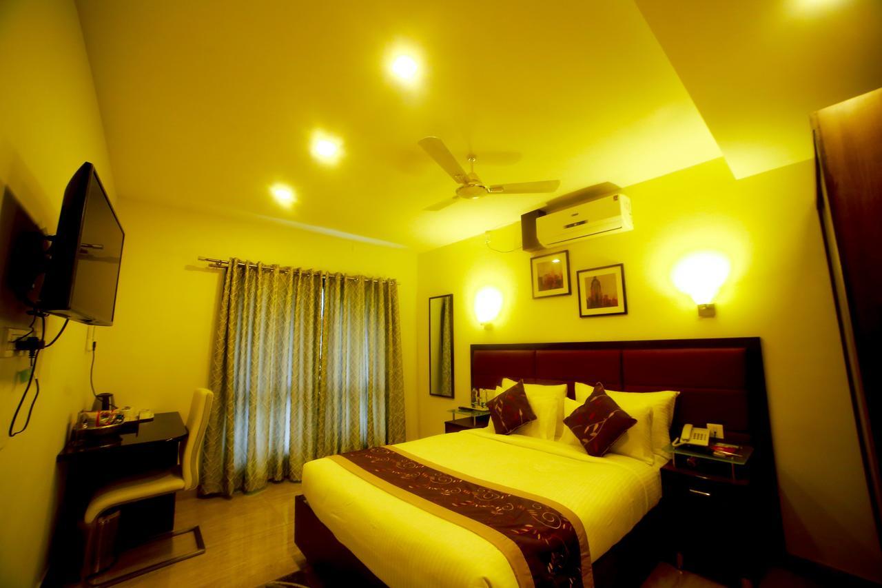 D Breeze Suites Devanahalli Δωμάτιο φωτογραφία