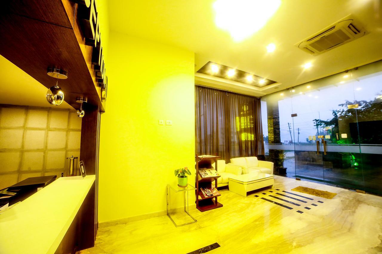 D Breeze Suites Devanahalli Εξωτερικό φωτογραφία